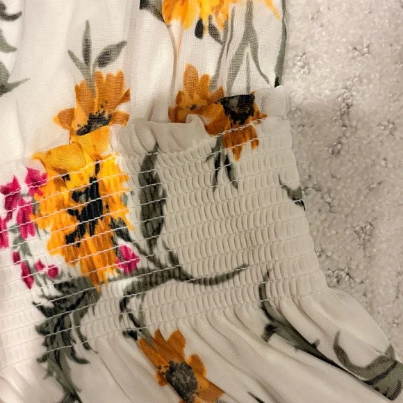 Express Floral Halter Top Women Large Smocked Peplum Waist Cream Yellow Girly - Picture 9 of 11